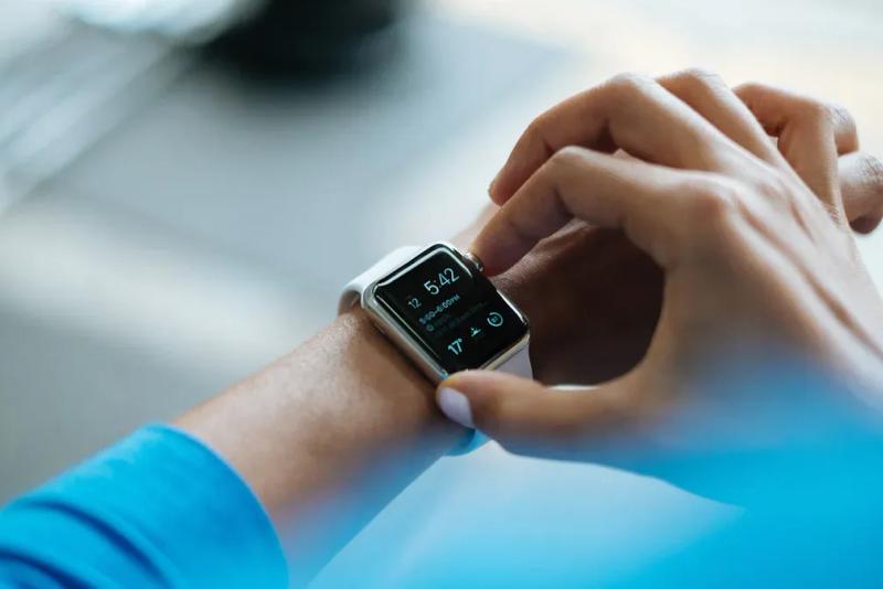 The Ultimate List of Smart Wearables for Holiday Gifting