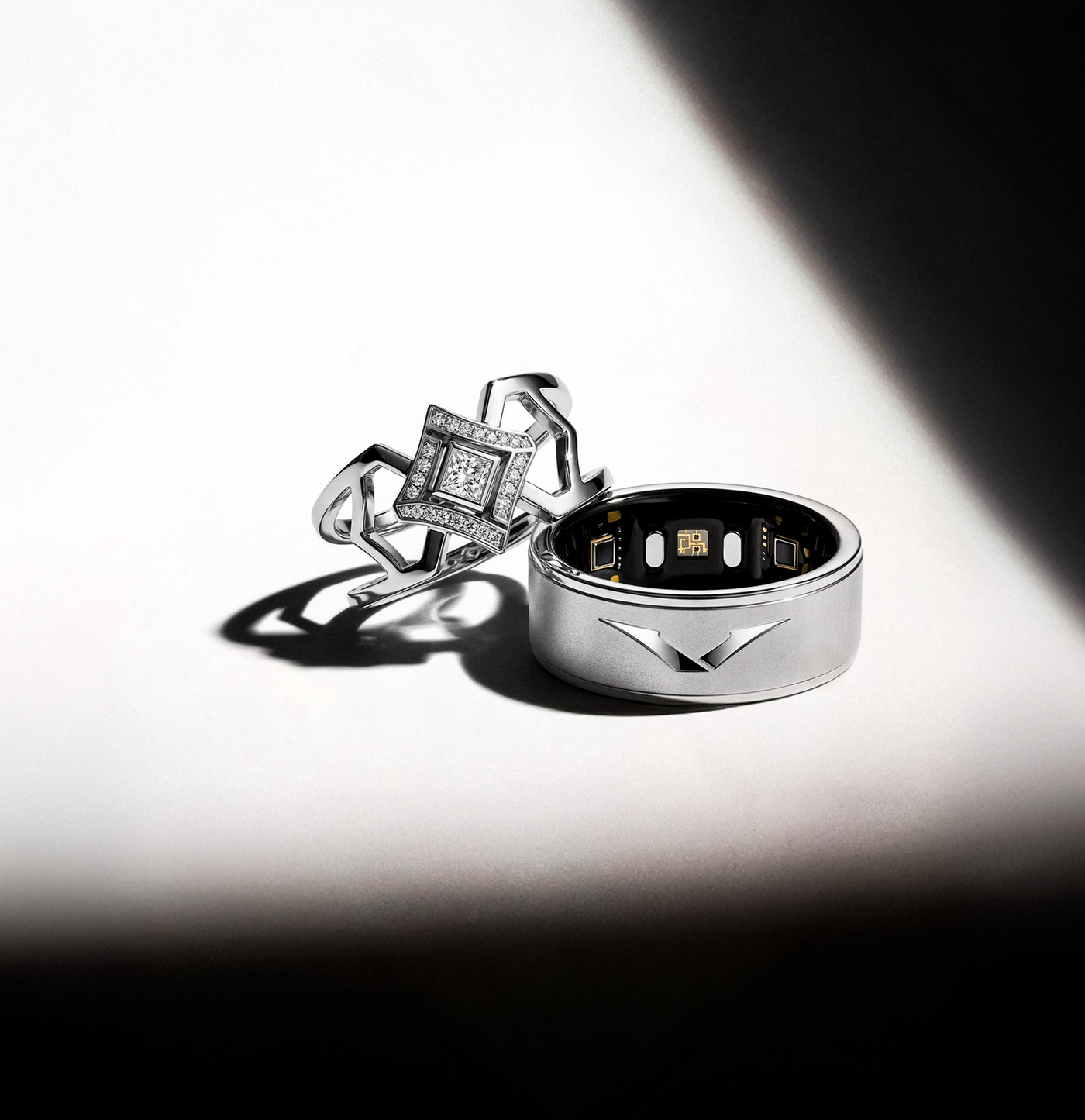 COR RING jewelry collection detail