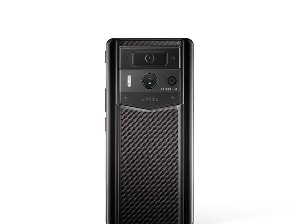 Official VERTU METAVERTU MAX product image showing the carbon-fibre back and black camera plate.