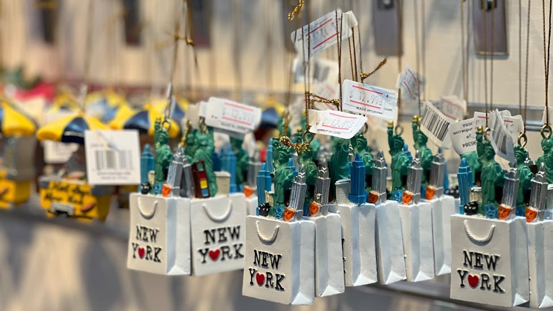 Beyond the Apple: Unique End of Year Gift Ideas for Teachers 2025