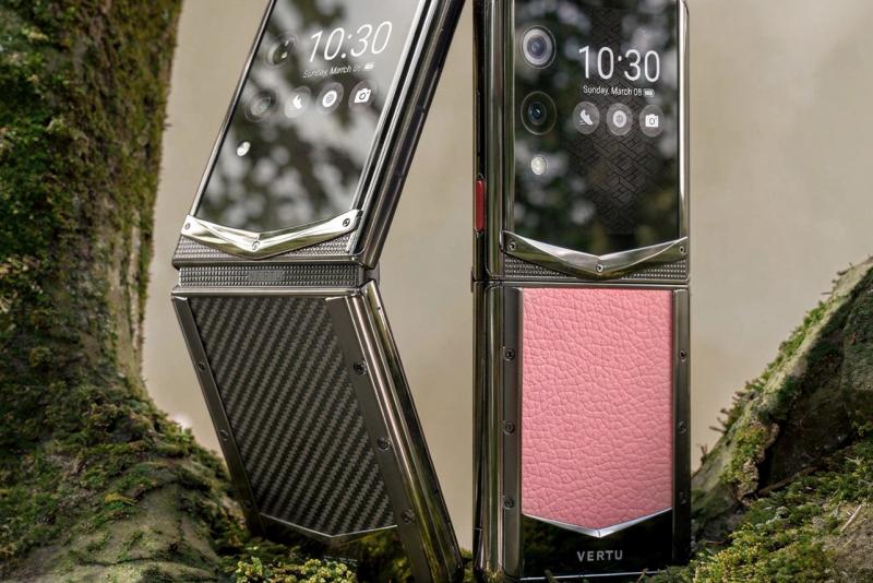 Why is Flip Phone Popularity Surging in 2026?