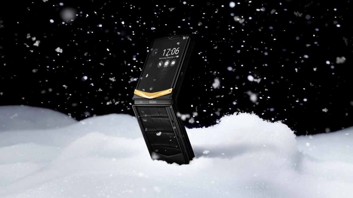 VERTU Quantum Flip: The Ultimate Luxury AI Flip Phone With Space-Grade Engineering