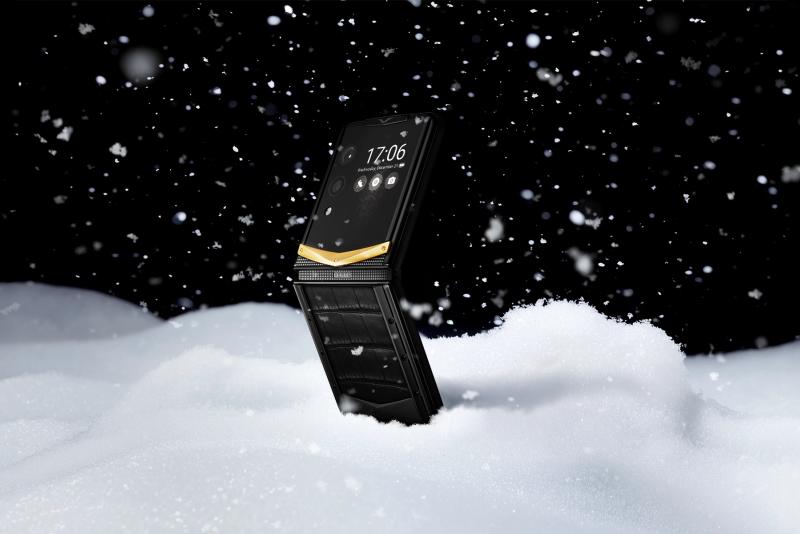 VERTU Quantum Flip: The Ultimate Luxury AI Flip Phone With Space-Grade Engineering