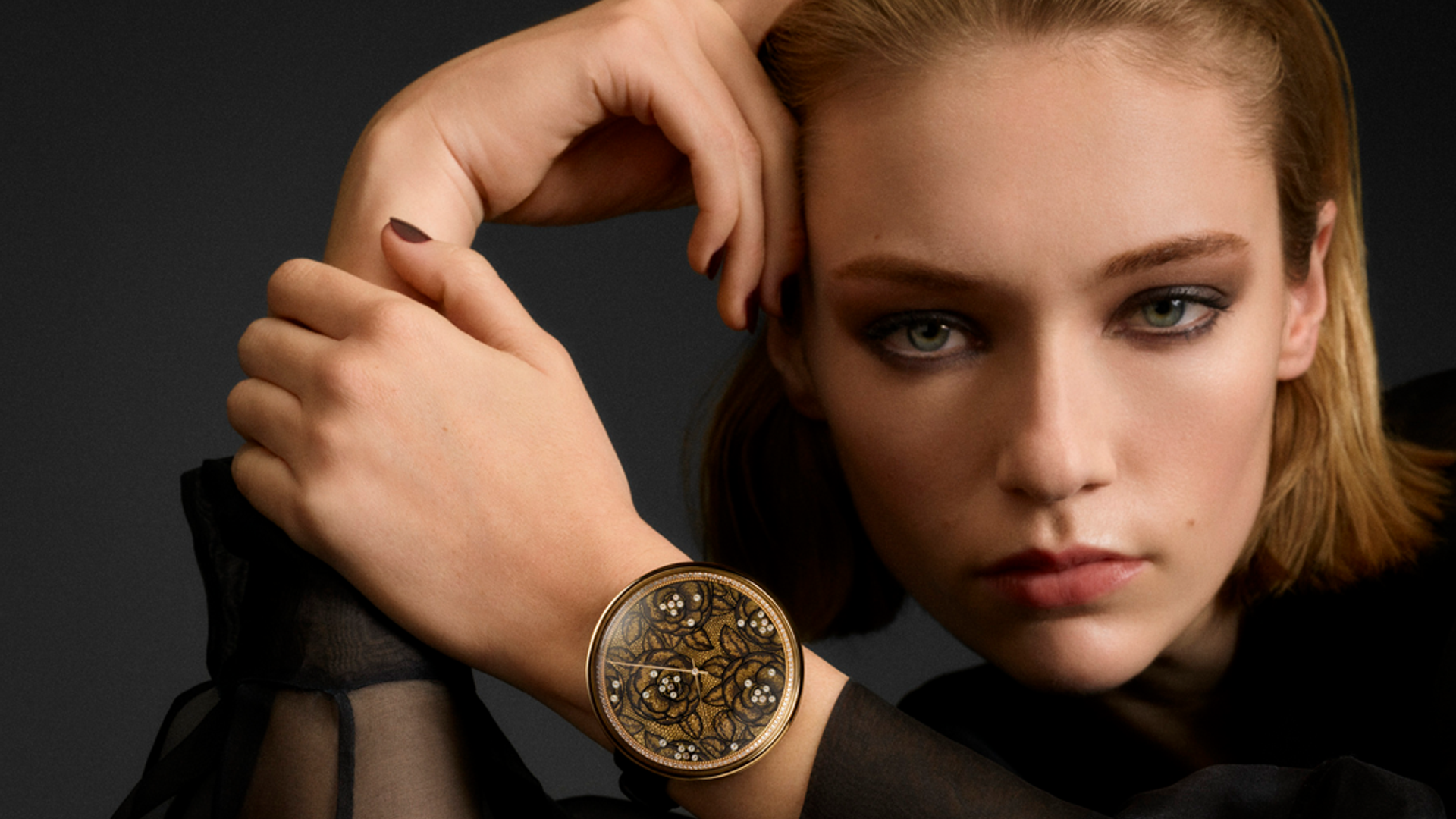 The prosperity of high-end jewelry leads to increased production in Italian towns.