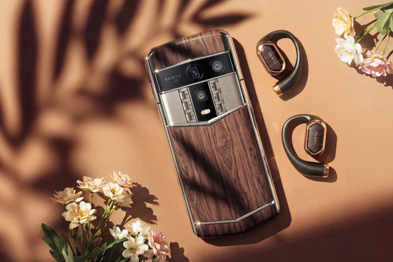 Top 10 Business Phones Professionals Need for Peak Productivity in 2026