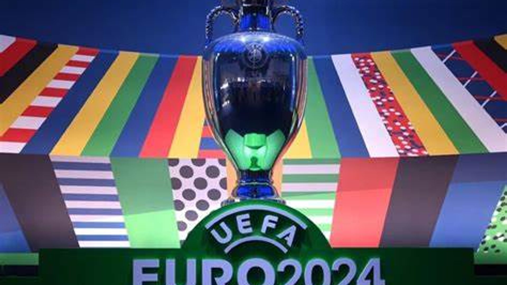 VERTU IRONFLIP mobile phones are the heroes of the European Cup!