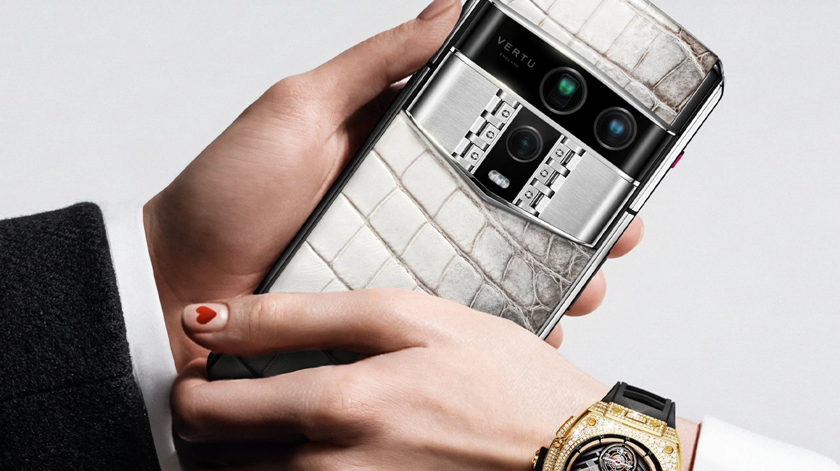 Top 10 Meaningful Engraved Gifts for Her in 2026