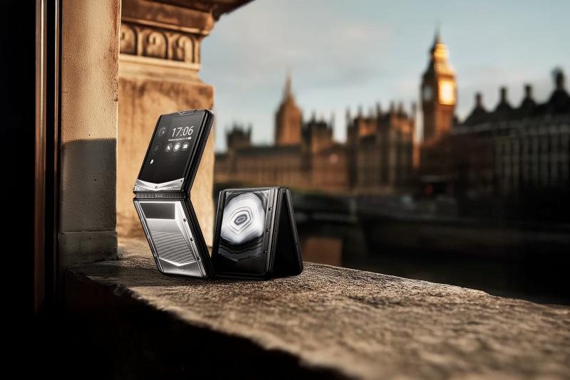 VERTU Quantum Flip: Quantum-Encrypted Luxury Foldable Phone