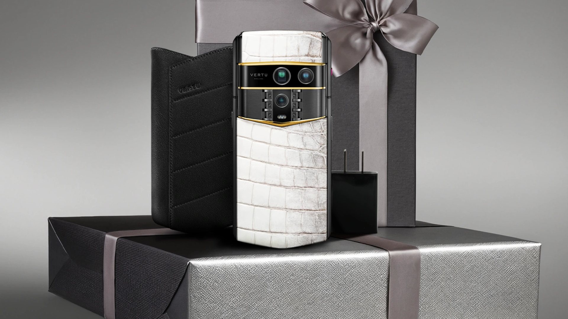 VERTU Agent Q vs. iPhone 17 Pro: Executive Security & AI Comparison 2025