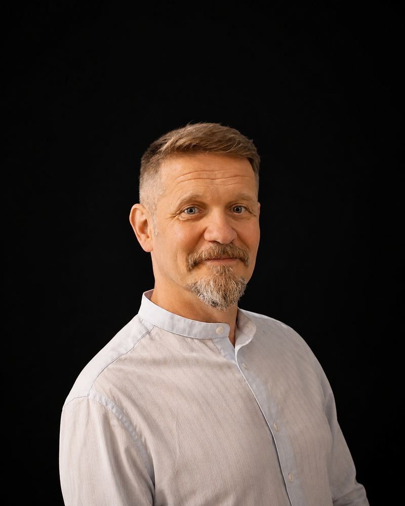 Ádám Makó