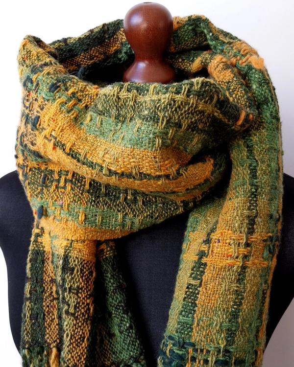 Olive-coloured scarf 1