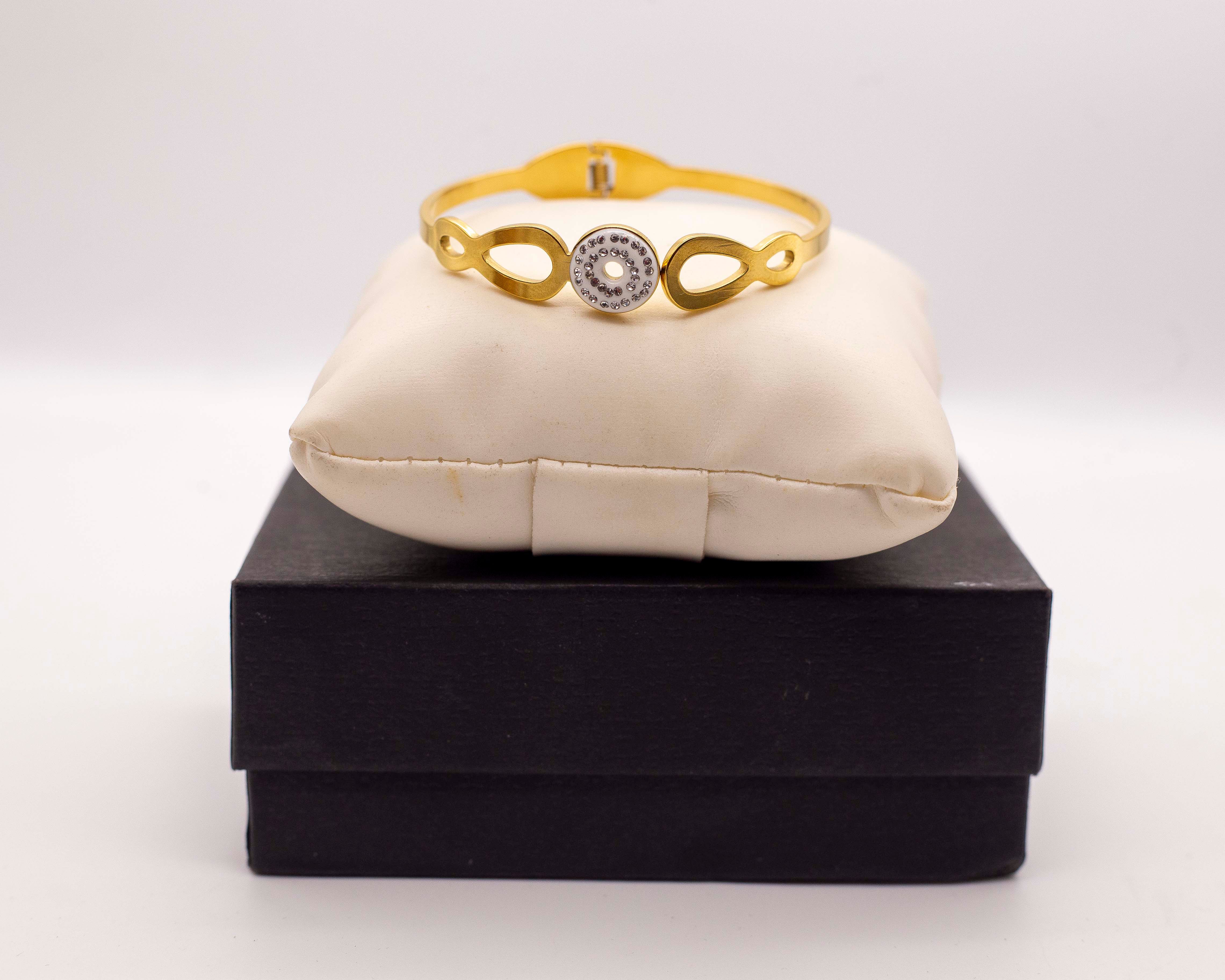 Bracelet 16