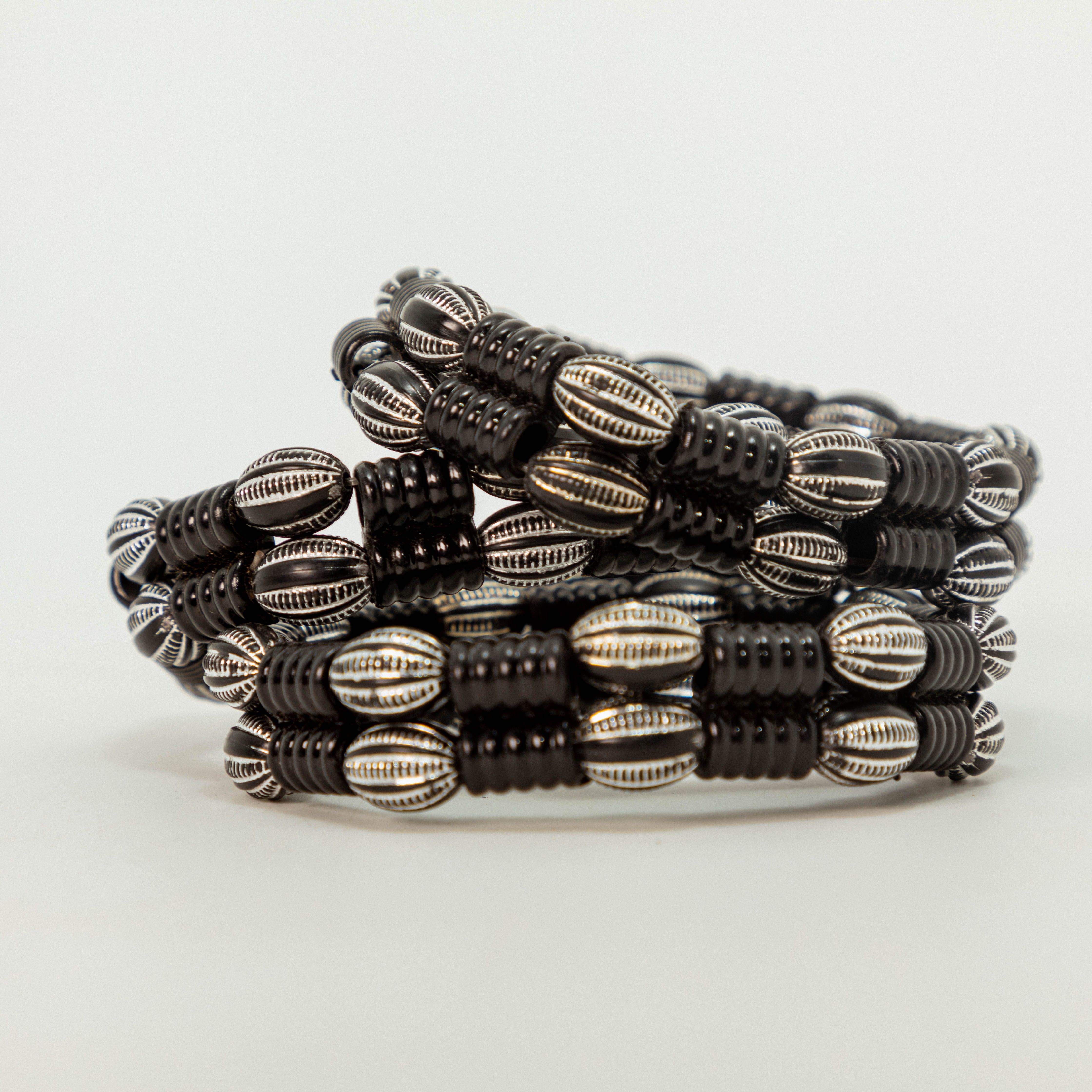 Hand beads 32
