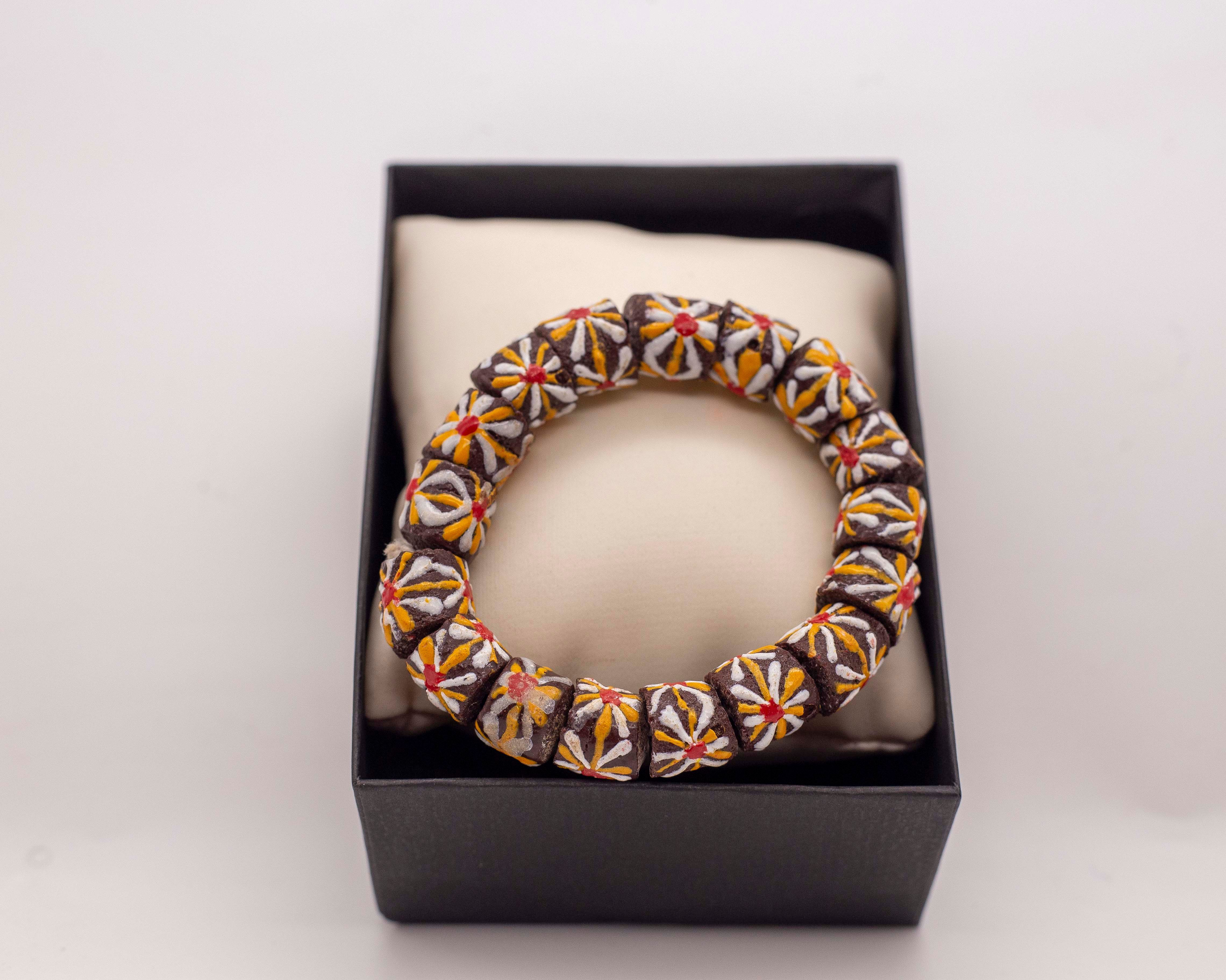 Hand beads 39