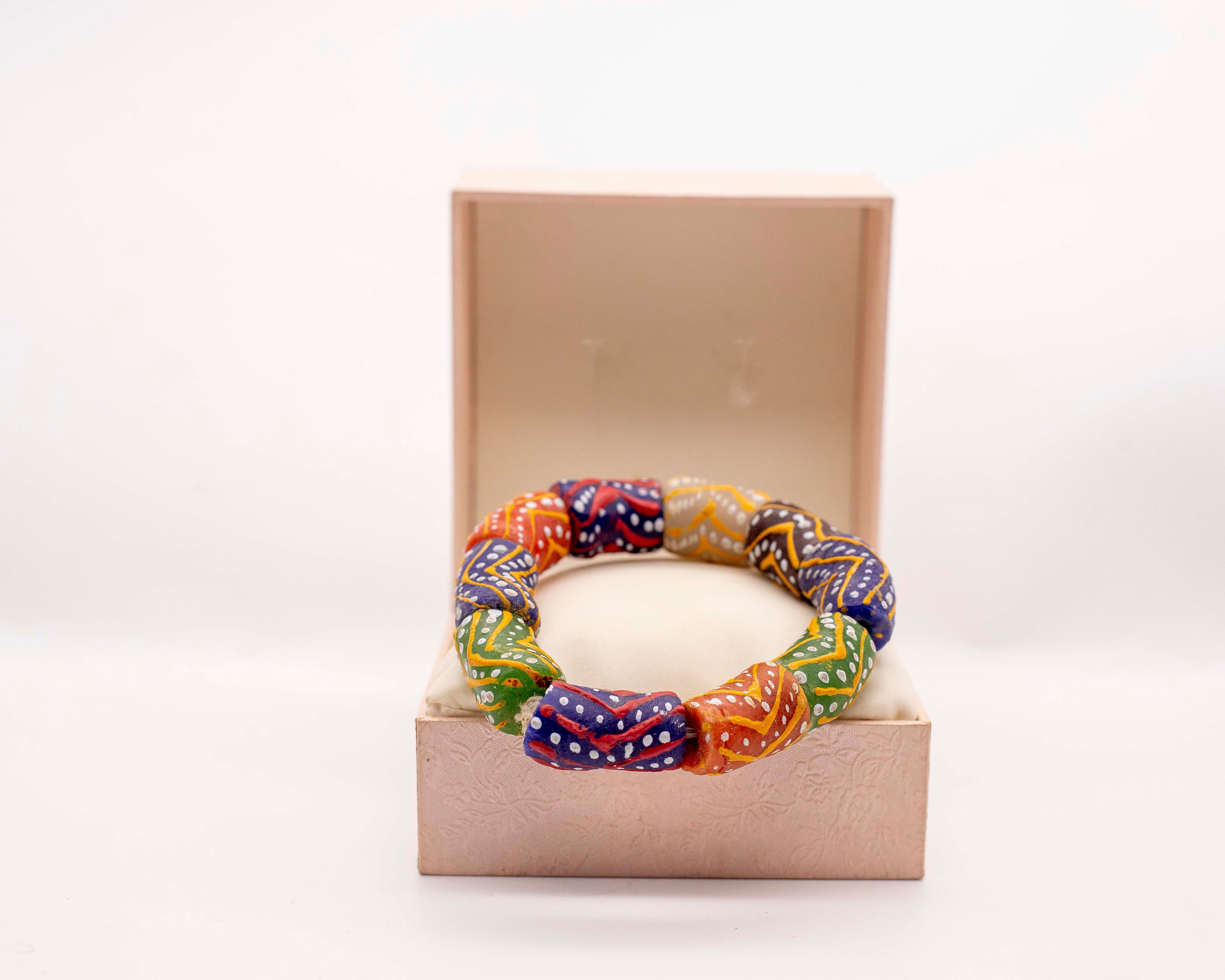 Hand beads 41