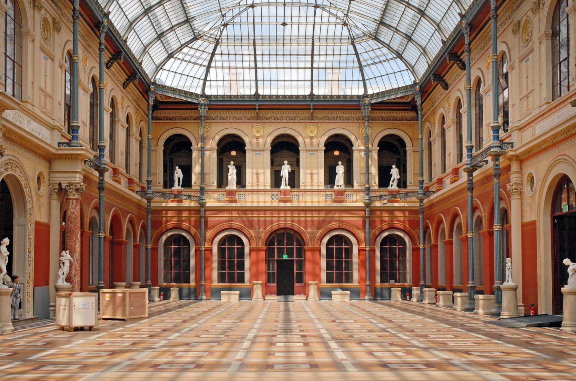 La cour du Palais des études de l’École des beaux- arts de Paris. © Flickr/Dalbera