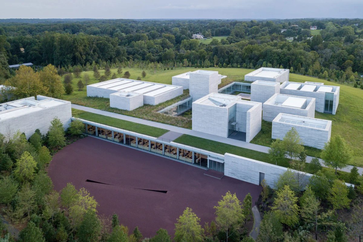 Vue aérienne des pavillons du musée Glenstone à Potomac, dans le Maryland. Photo : Iwan Baan. Courtesy Glenstone Museum