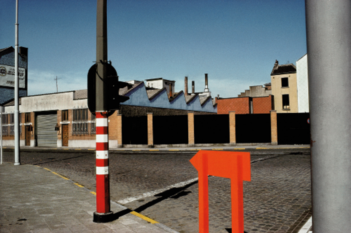 Harry Gruyaert, Belgique, Bruxelles, gare de Bruxelles-Midi, 1981, épreuve Cibachrome. © Harry Gruyaert/ Magnum Photos