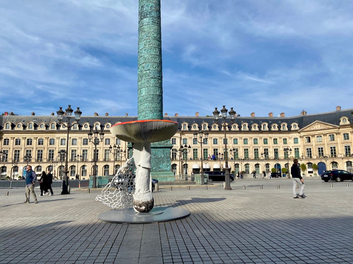 Carsten Höller, Giant Triple Mushroom, 2024. 

Photo D.R.