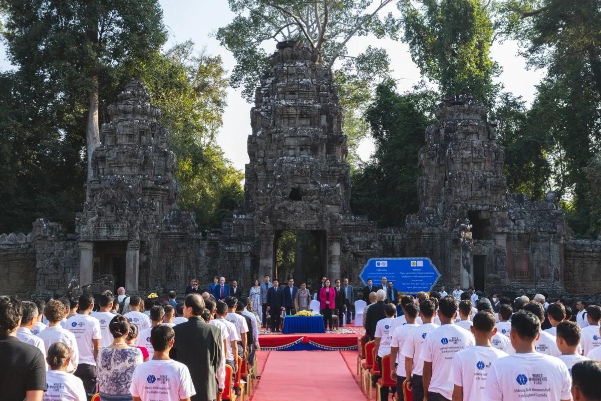 La cérémonie de transfert de la gestion de trois sites classés du parc archéologique d’Angkor à l’Autorité pour la protection du site et l’aménagement de la région d’Angkor (Apsara) au Cambodge a été organisée au temple de Preah Khan, à Angkor, le 26 janvier 2024. Photo : Oyen Rodriguez