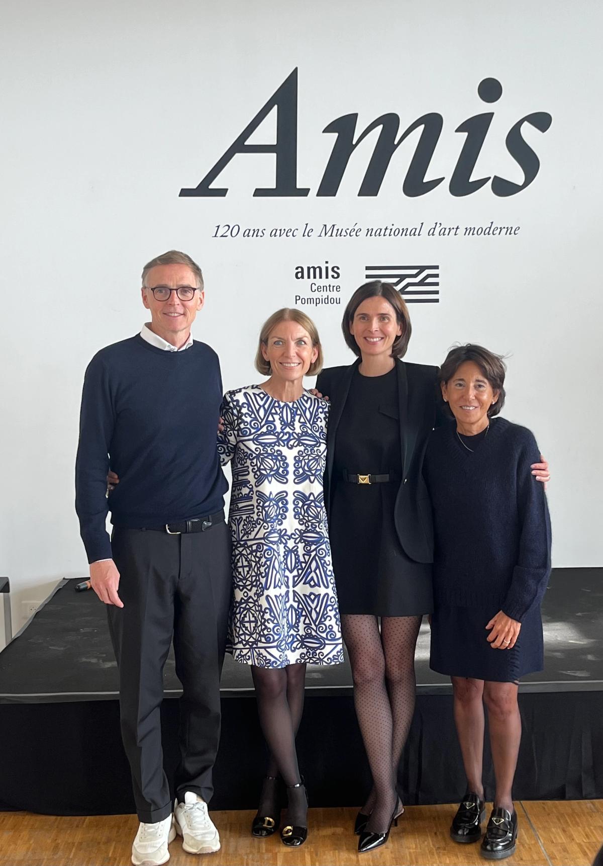 Les membres du conseil d’administration des Amis du Centre Pompidou. De gauche à droite : Patrice Boissonnas, trésorier ; Floriane de Saint Pierre, présidente ; Hélène Gheysens, secrétaire générale ; et Nathalie Mamane-Cohen, vice-présidente. Courtesy des Amis du Centre Pompidou