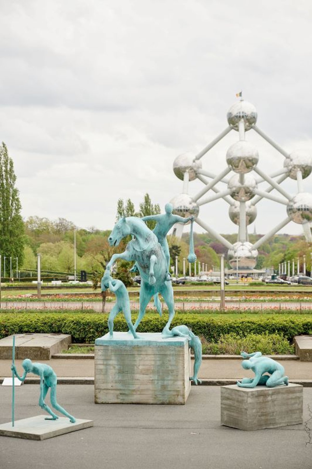 Vue de la section « Monumental Art Works » 2024 : Atelier Van Lieshout, The Monument. Copyright galerie Nosbaum Reding (Luxembourg, Bruxelles)