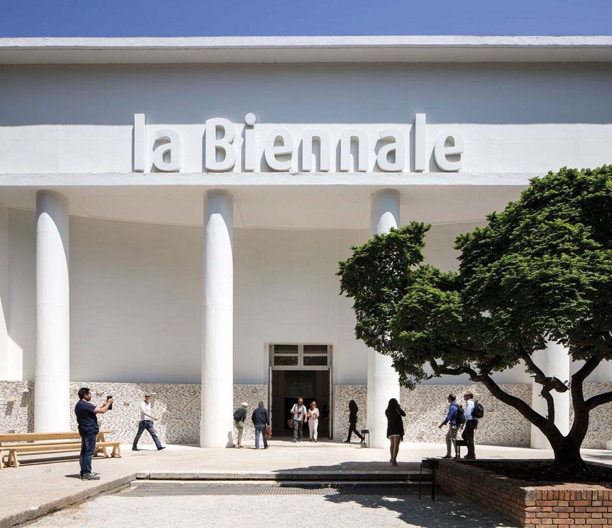Le pavillon central de la Biennale de Venise aux Giardini Photo: Francesco Galli; Courtesy of La Biennale di Venezia