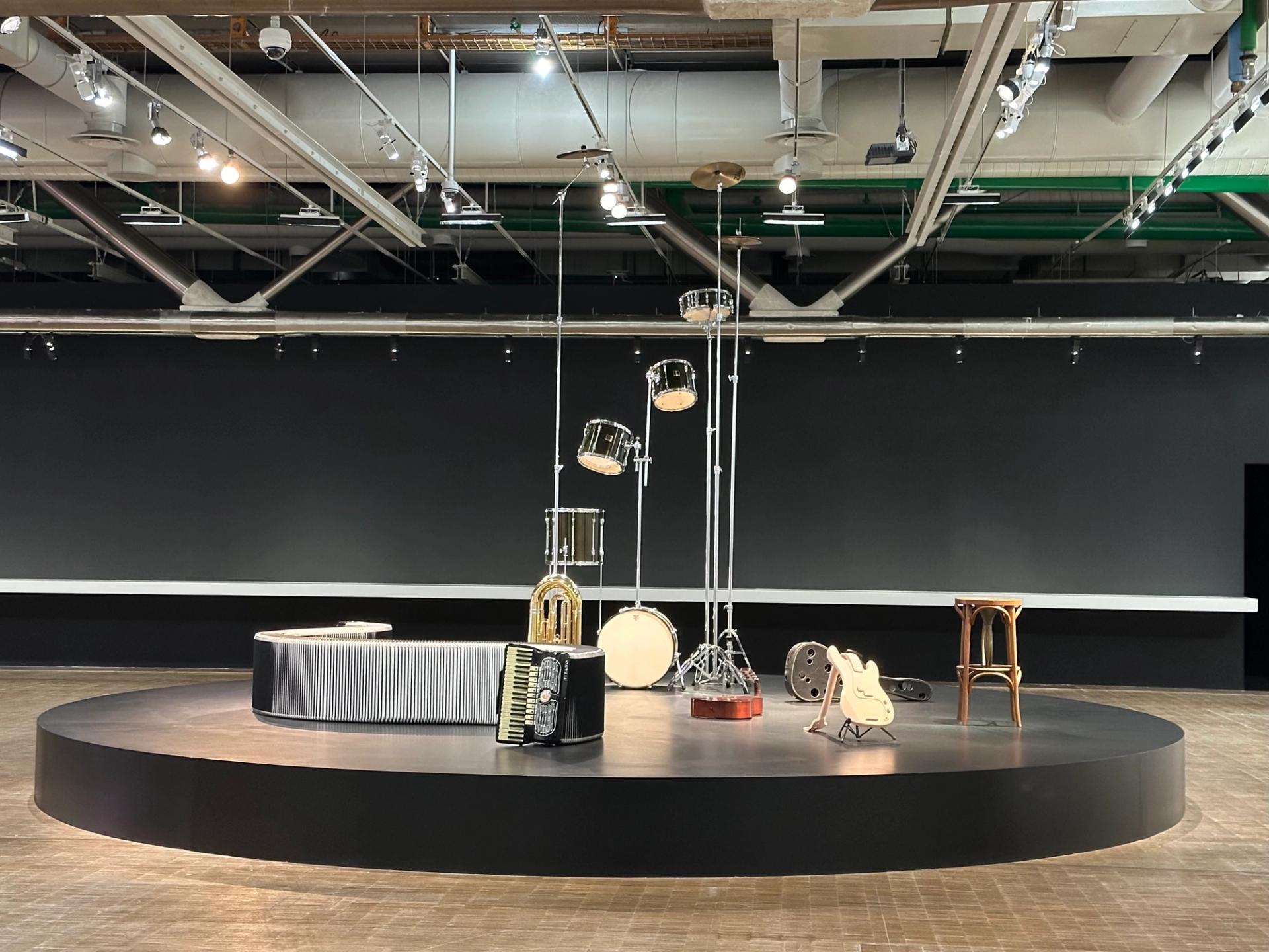Vue de l’exposition « Christian Marclay », au Centre Pompidou, qui bénéficie du mécénat du Groupe Mirabaud. Photo : Philippe Régnier
