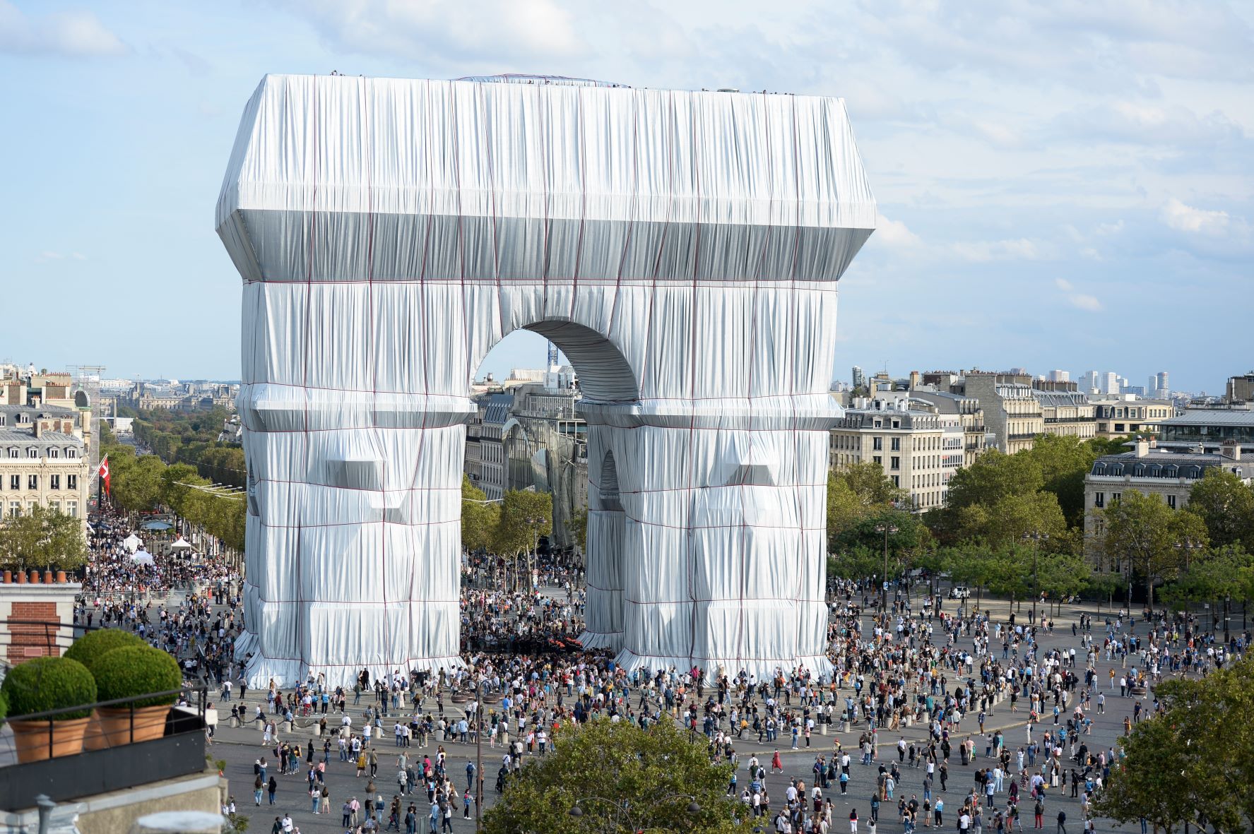 6 Millions De Personnes Ont Vu L'Arc De Triomphe Empaqueté