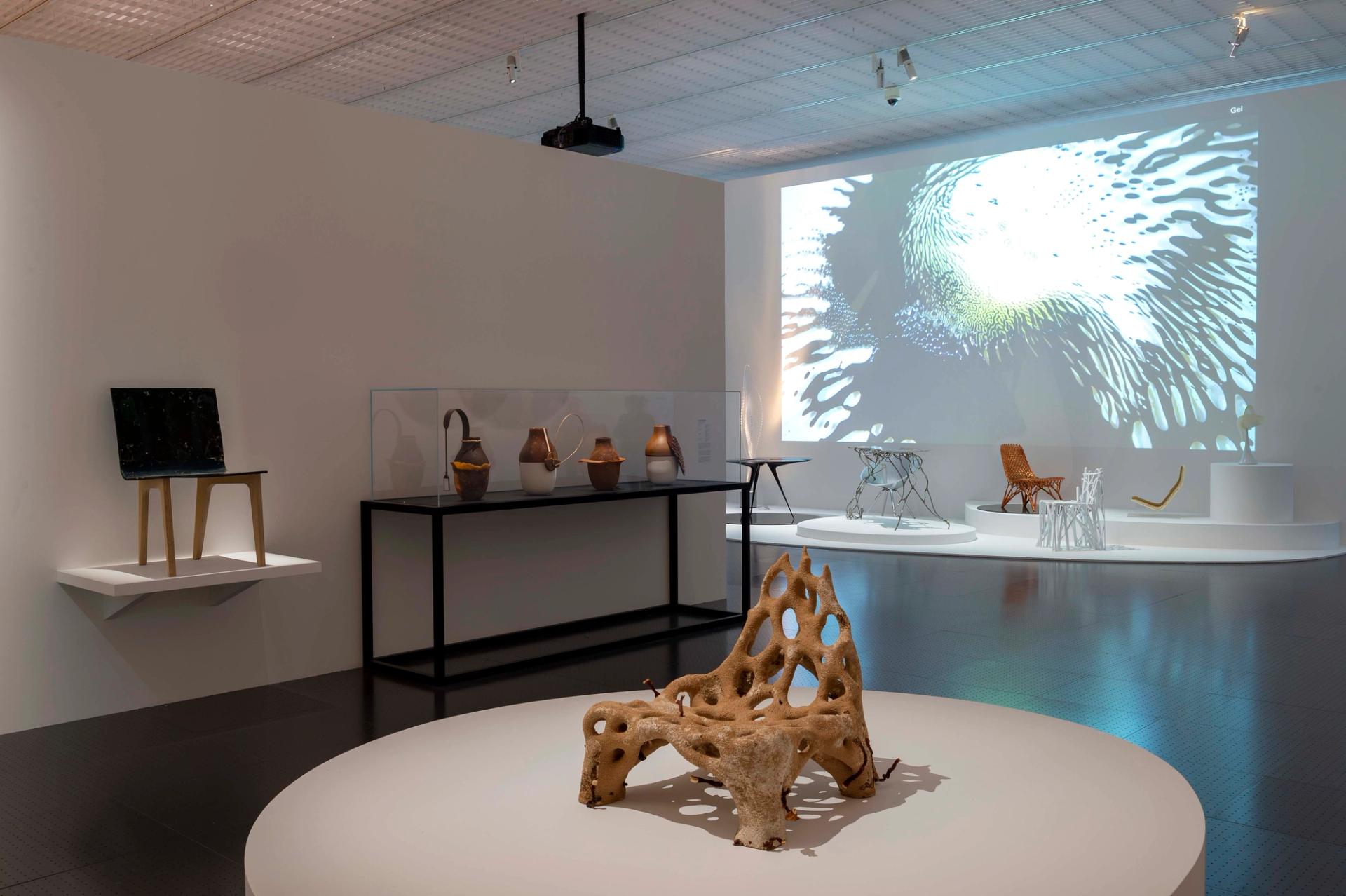 Vue de l’exposition « Mimèsis. Un design vivant  ». © Centre Pompidou-Metz / Marc Domage / 2022 / Exposition Mimèsis