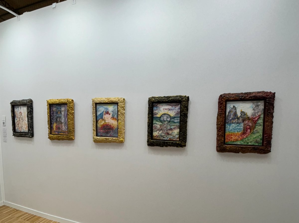 Les aquarelles accompagnées de leur cadre en résine réalisées par le Belge Joris Van de Moortel chez Nathalie Obadia. Photo: Arthur Frydman