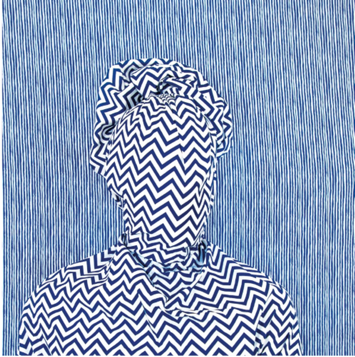 Alia Ali, Rain, série Indigo, 2021, impression pigmentaire avec stratifié UV montée sur Dibond en aluminium. Courtesy de l’artiste et 193 Gallery.
