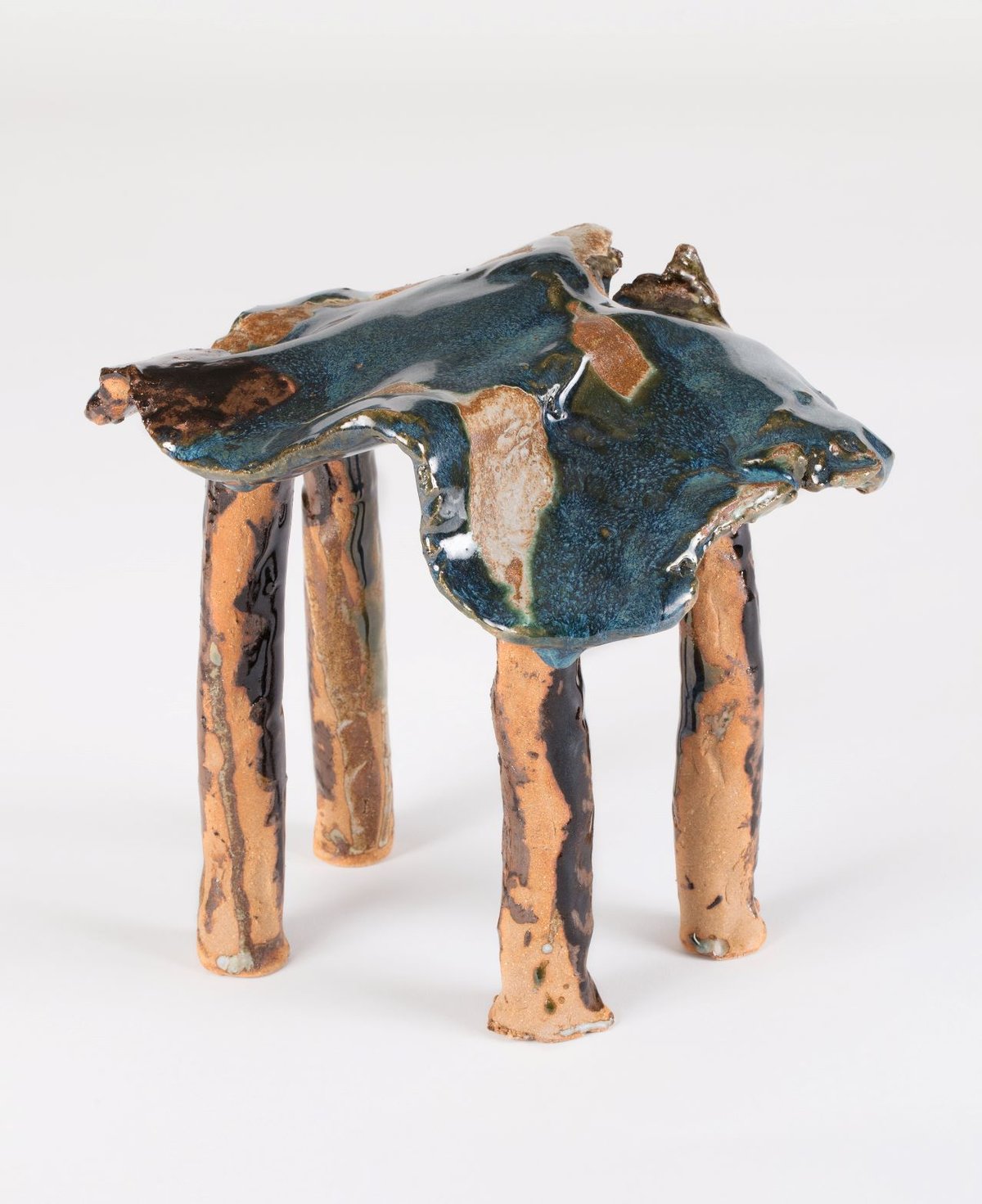 Simone Fattal, Horizon II, 2020, grès émaillé. © Simone Fattal. Courtesy Balice Hertling, Paris. Photo Arthus Boutin