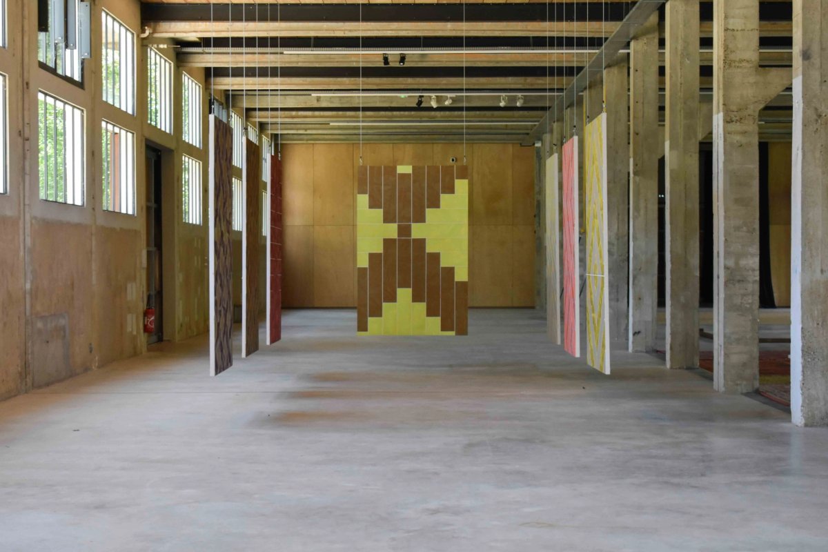 Pascal Pinaud, Emboîtement 1-7, 2022-2026, acrylique sur toile contrecollée sur bois, 245,5 × 185,5 × 4,5 cm. © Pascal Pinaud, ADAGP, Paris, 2026. Courtesy de l’artiste. Photo Les Tanneries CACIN, 2026.