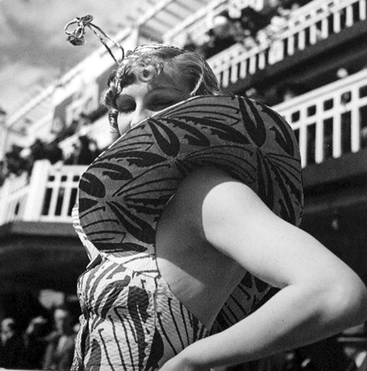 Roger Schall, Mode à Molitor. L'artiste avait fait l'objet d'un focus sur l'édition de Fotofever à Paris en février 2022. © Roger Schall