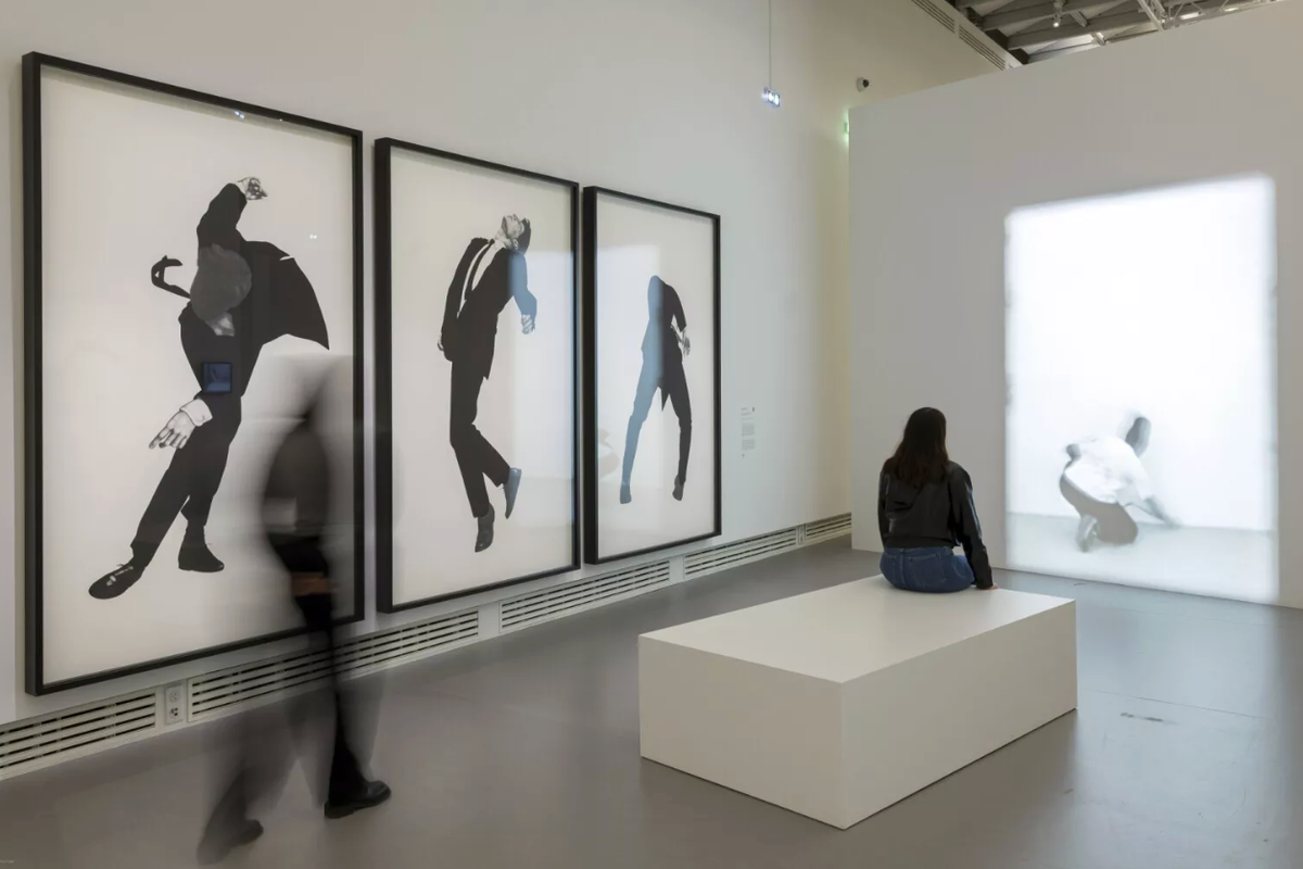 Vue de l'exposition « Dessins sans limite » au Grand Palais, avec le Centre Pompidou, scénographie Pauline Phelouzat. © Luc Castel. © Centre Pompidou