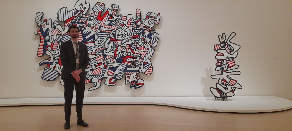 David Horowitz, conservateur adjoint au Solomon R. Guggenheim Museum, dans l'exposition dédiée à Dubuffet au Museo Guggenheim Bilbao. Photo : A.C.