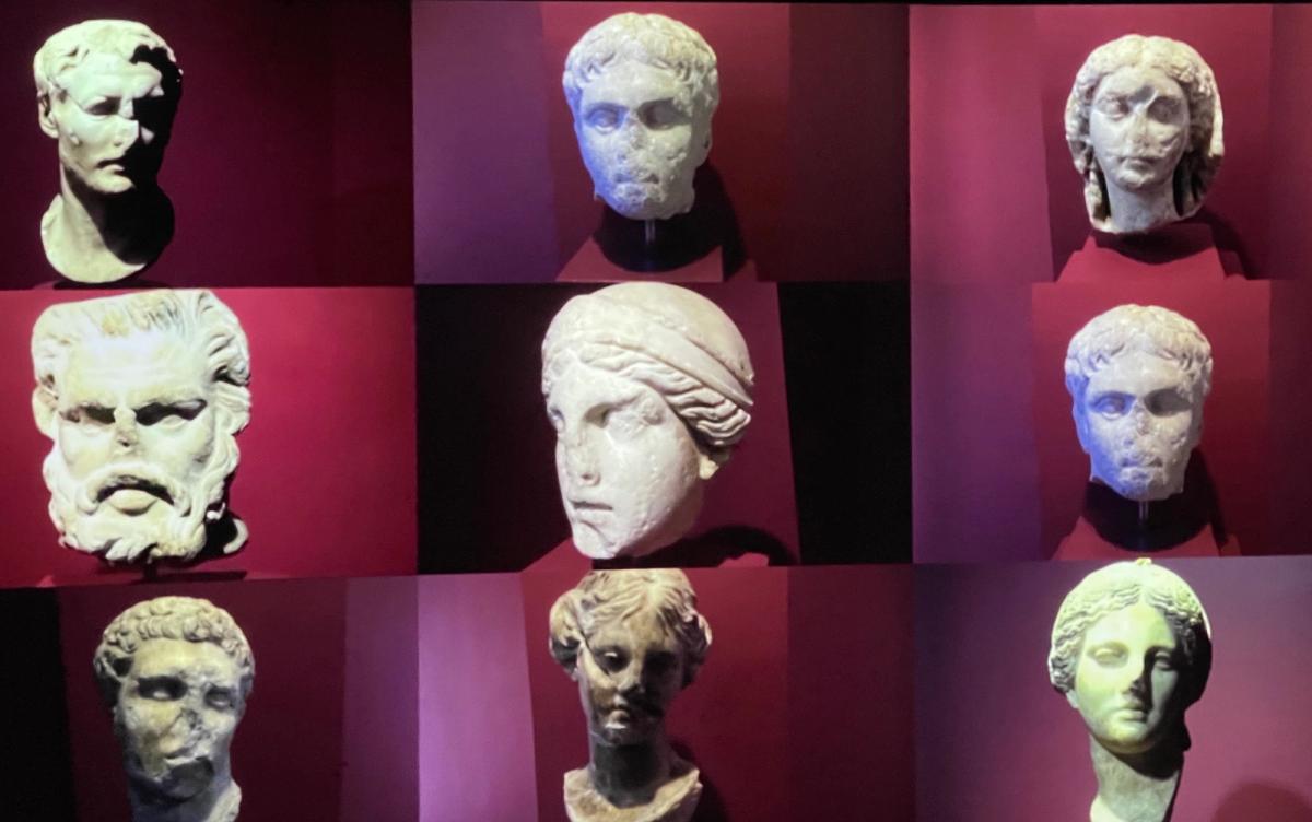 Joana Hadjithomas & Khalil Joreige, Where is My Mind?, 2020, installation vidéo,3 vidéos HD synchronisées. Courtesy des artistes, des galeries In Situ - fabienne leclerc, Grand Paris, et The Third Line, Dubaï