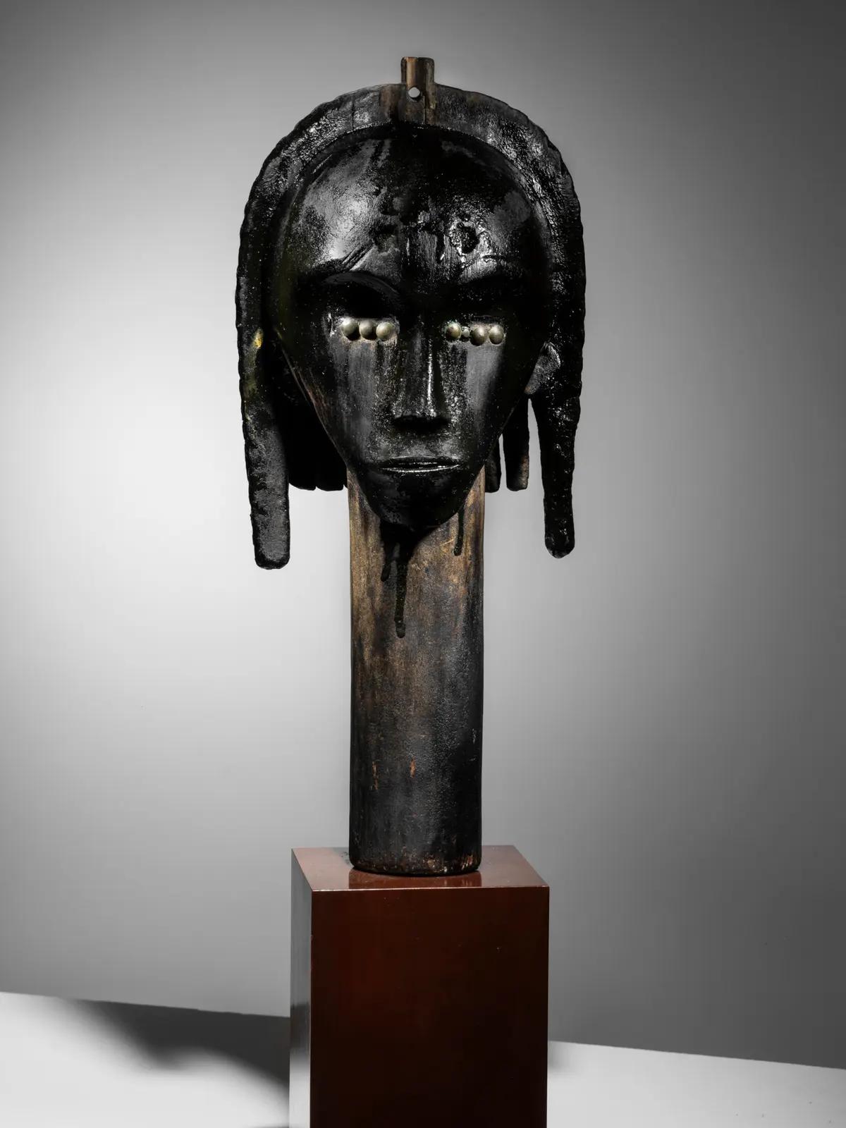 Tête de reliquaire Fang du Gabon, vendue 14,7 millions d’euros, H. 36 cm. Photo Christie's 