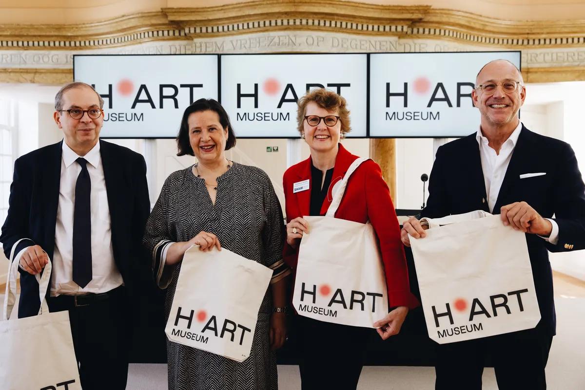 Laurent Le Bon (président du Centre Pompidou), Annabelle Birnie (directrice du H'ART), Stephanie Stebich (directrice du Smithsonian American Art Museum) et Paul Mosterd (directeur-adjoint du H'ART). Photo : Eva Bloem