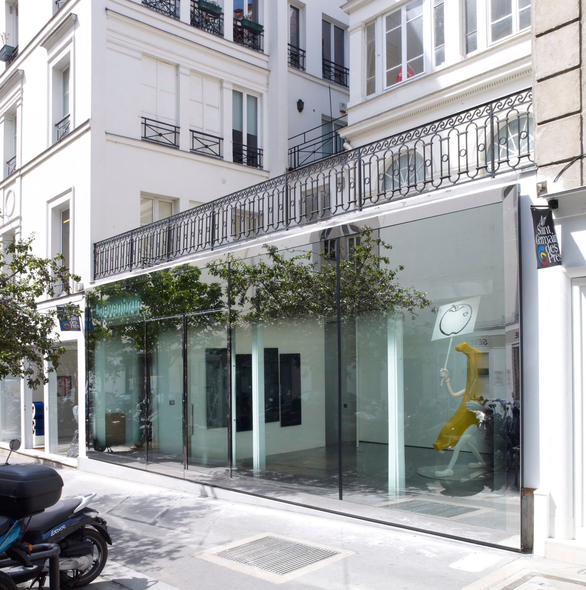 Façade de la Galerie Loevenbruck, rue Jacques Callot, dans le 6e arrondissement de Paris, aménagé par l’Atelier du Pont. Courtesy Galerie Loevenbruck