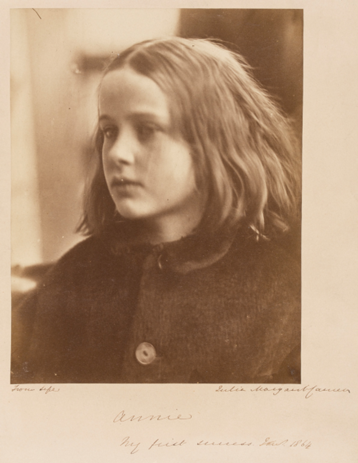 Julia Margaret Cameron, Annie, 1864, tirage albuminé. © Collection de la Royal Photographic Society au V&A