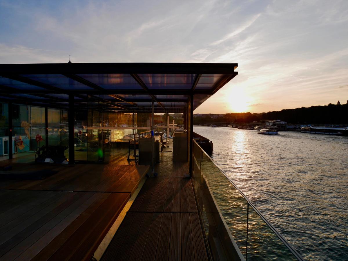 La péniche et centre d'art Fluctuart. © Fluctuart