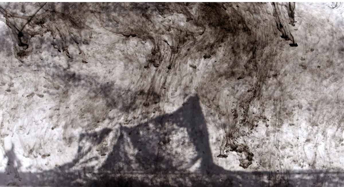 Clément Cogitore, Ferdinandea : Cendres, 2022, photogramme d’une vidéo 4K. © Clément Cogitore. Courtesy du Mucem, Marseille