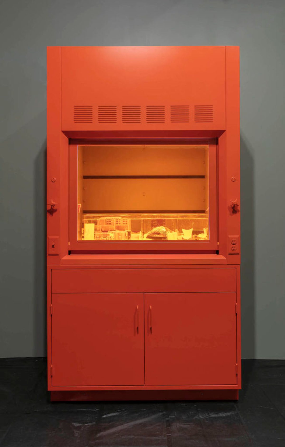 Josh Kline, Submersion, 2019. © Joerg Lohse. Courtesy de l’artiste et de la galerie 47 Canal, New York