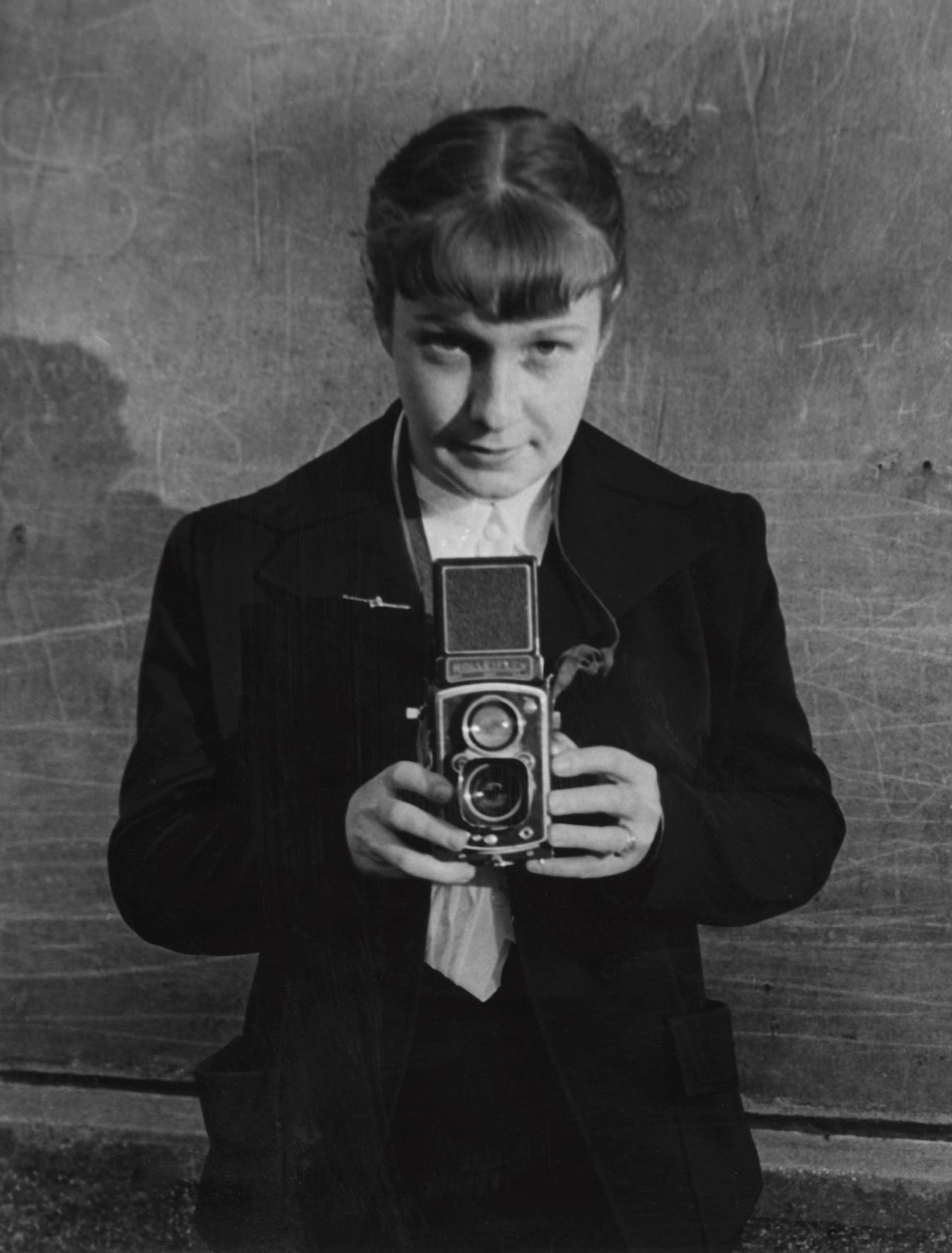 Sabine Weiss, Autoportrait, 1953. © Sabine Weiss