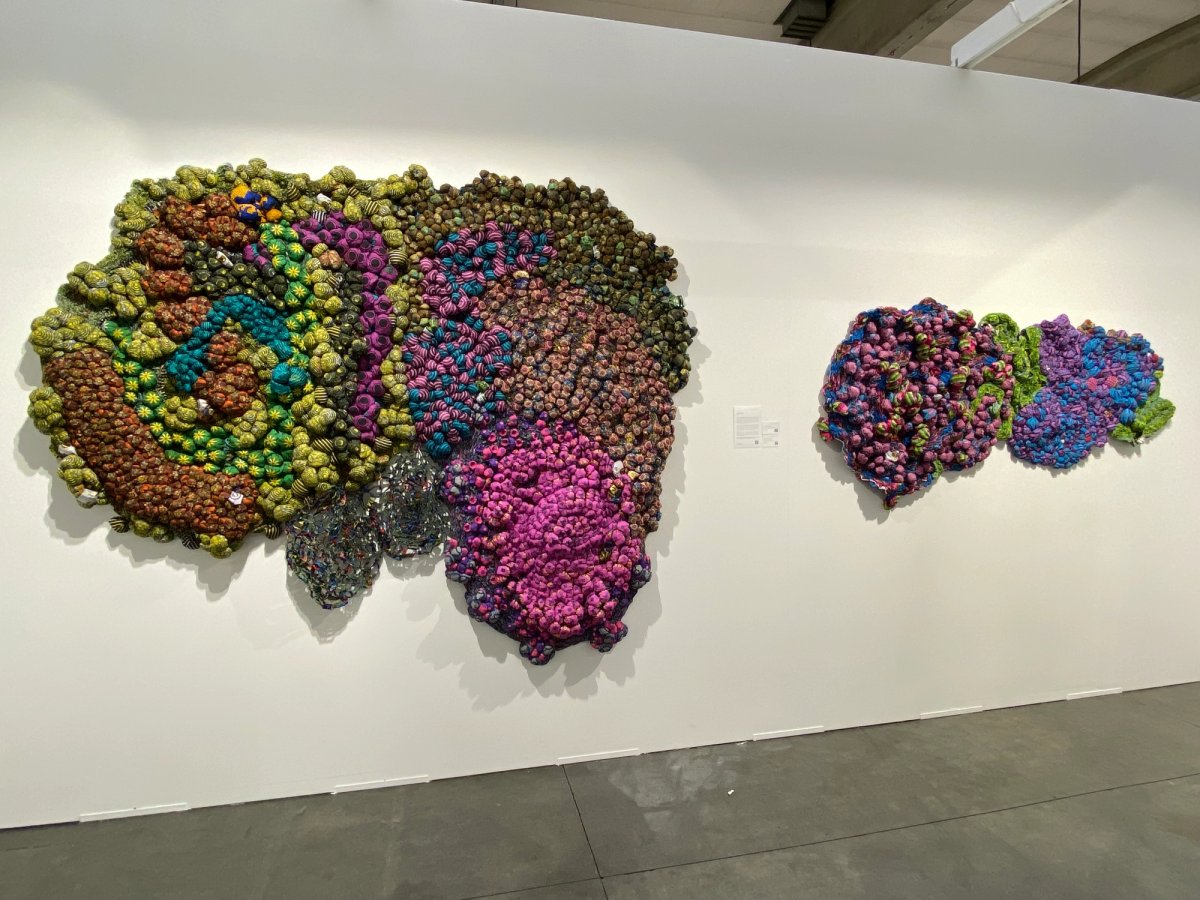 Samuel Nnorom, Yellow Roses Rough Diamond et Journey to the centre, 2023. Galerie Revel. Courtesy de l'artiste. Photo B.M.