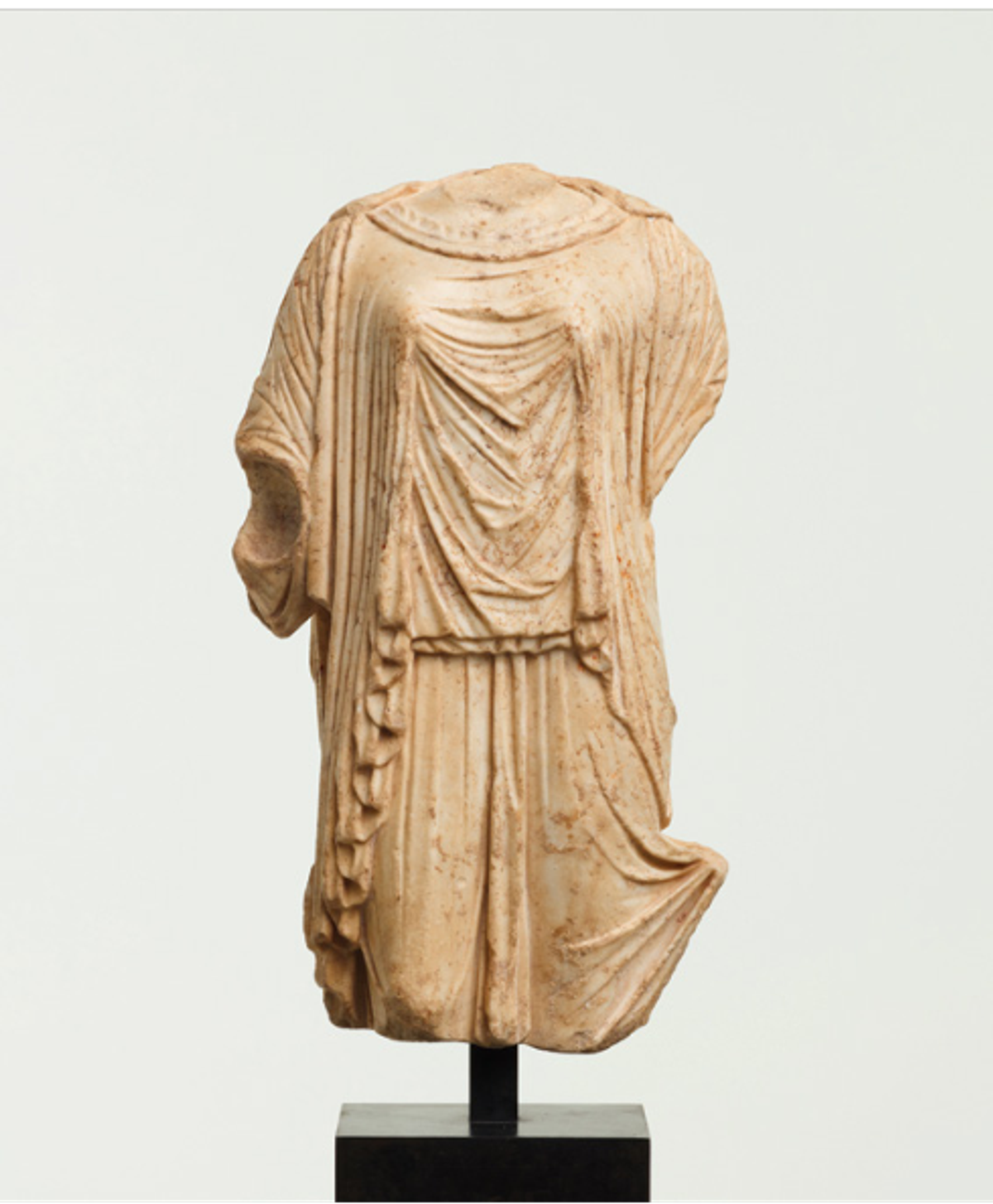 Kore romaine, Ier siècle avant notre ère-Ier siècle après notre ère, marbre. Courtesy de la galerie Chenel
