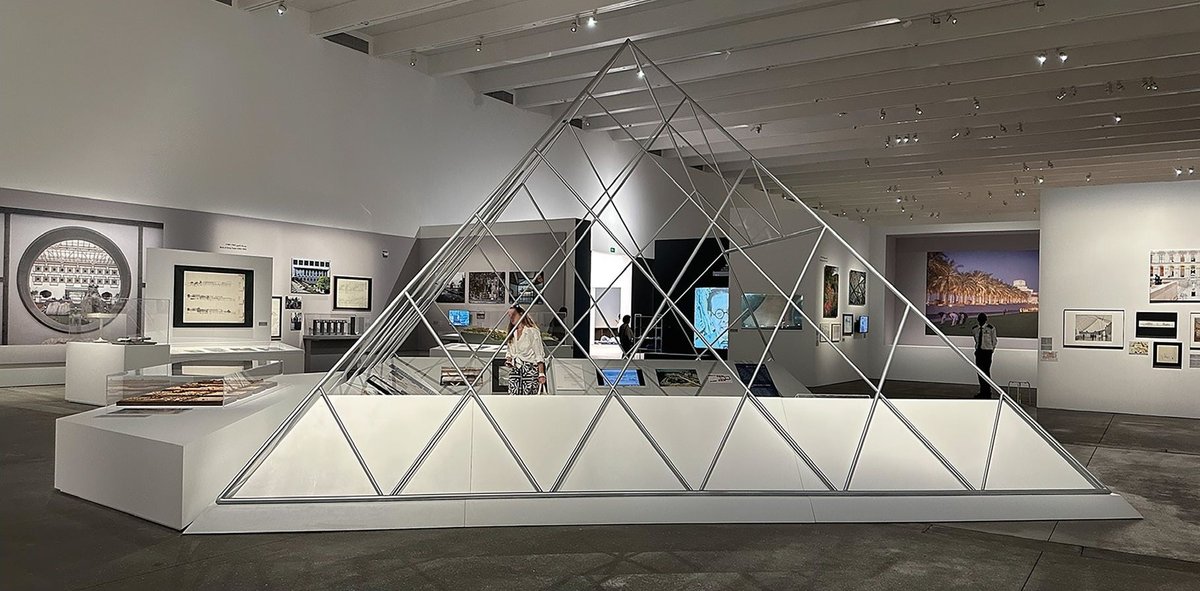 Vue de l’exposition « I. M. Pei : Life is Architecture », Qatar Museums Gallery – Al Riwaq, Doha, 2025. Photo Philippe Régnier