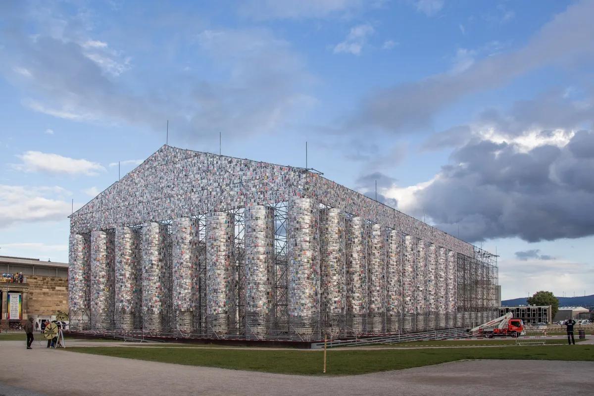 Parthenon der Bücher à la Documenta 14, à Cassel, en 2017. Photo : Paul Broeker via Wikimedia Commons